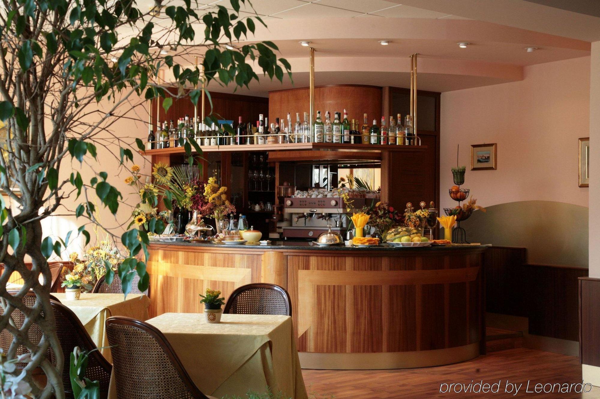 Hotel Al Ponte Gradisca dʼIsonzo Ресторант снимка